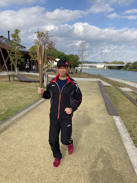 聖火トーチでラン