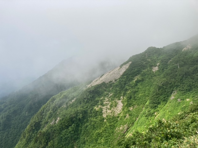 雨飾山登山
